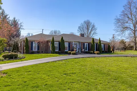 2048 Old Lexington Rd, Danville, KY 40422