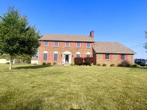 900 W Count Fleet Cir, Danville, KY 40422