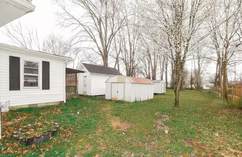 125 E Halls Rd, Stanton, KY 40380 photo 4