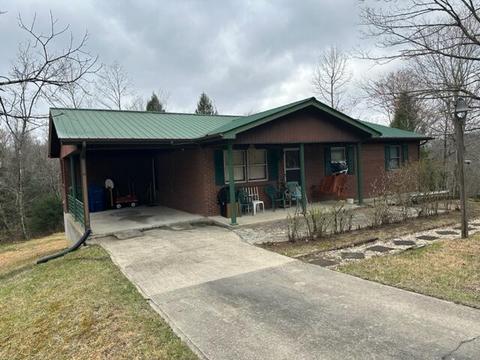 205 Myrtle Ln, Stearns, KY 42647