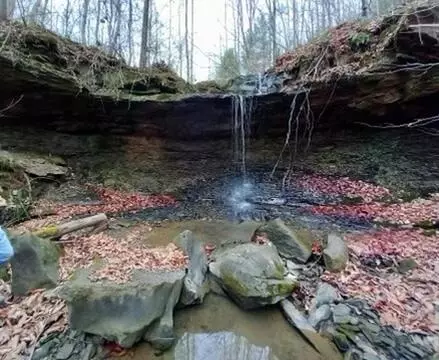 2 Mayers Rd, Booneville, KY 41314