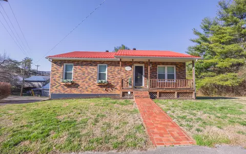 81 Ashbrook Dr, Somerset, KY 42503