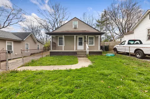 1422 Oak Hill Dr, Lexington, KY 40505