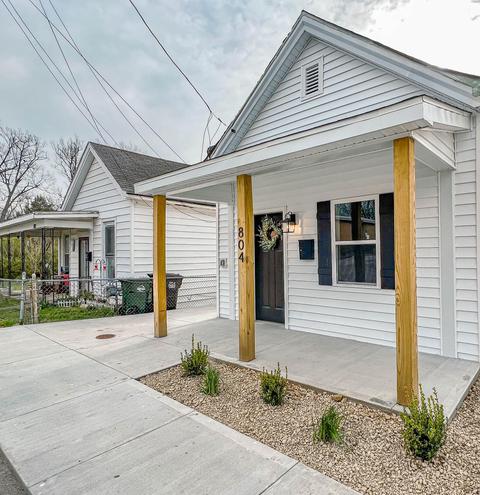 804 E 8th St, Paris, KY 40361