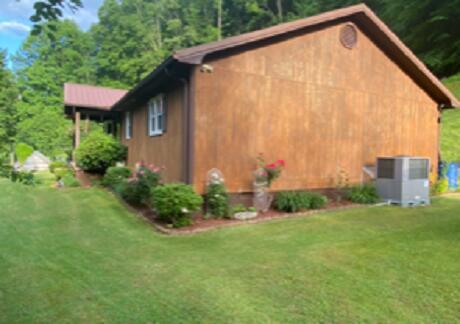 237 Poplar Br, David, KY 41616 photo 9
