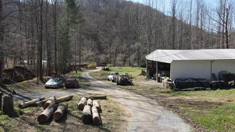 3490 Hell For Certain Rd, Hyden, KY 41749 photo 11