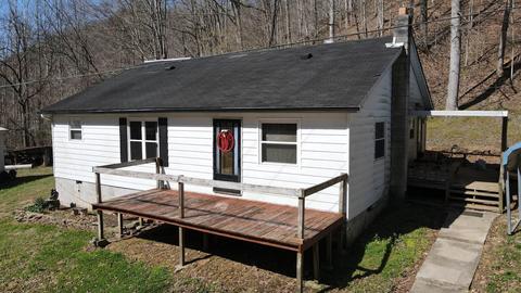 3490 Hell For Certain Rd, Hyden, KY 41749 photo 10