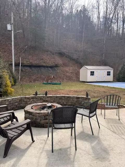 140 Stoney Brk, Van Lear, KY 41265 photo 6