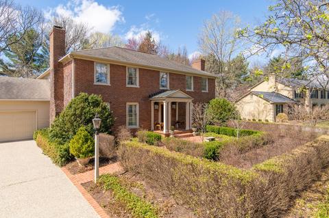 609 Teak Wood Dr, Lexington, KY 40502