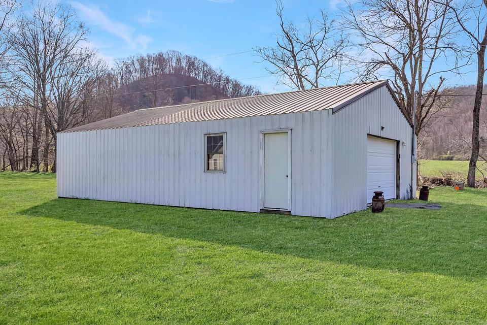  10430 Forkland Rd, Parksville, KY 40464 photo 7