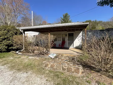 12005 Irvine Rd, Winchester, KY 40391
