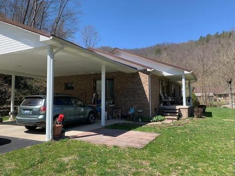 22 Old Baptist Dr, Hindman, KY 41822
