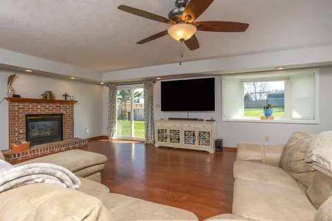 225 Castle Dr, Georgetown, KY 40324 photo 5