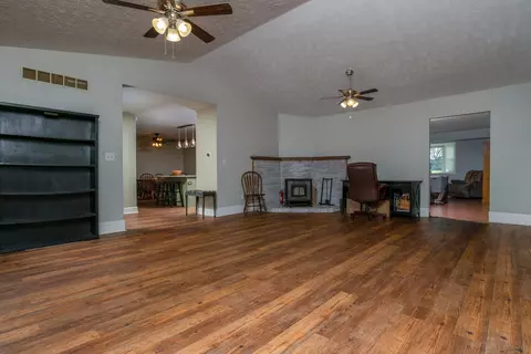 225 Castle Dr, Georgetown, KY 40324 photo 6