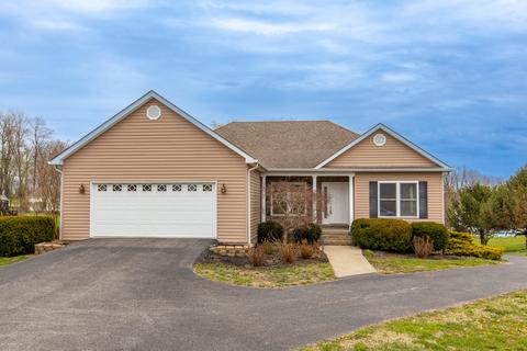 102 Elm Loop Loop, Hustonville, KY 40437