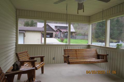 556 E Main St, Lynch, KY 40855 photo 32