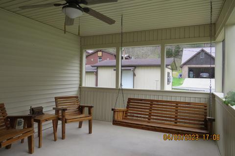 556 E Main St, Lynch, KY 40855 photo 33