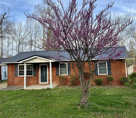 92 Meadowbrook Dr, Stanton, KY 40380