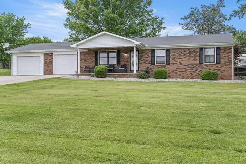 232 Apache Dr, Berea, KY 40403 photo 2