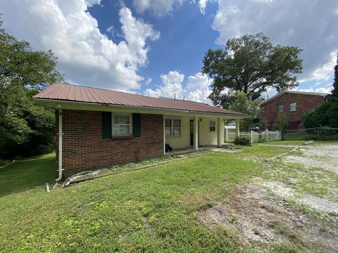 76 College Ct, Stanton, KY 40380