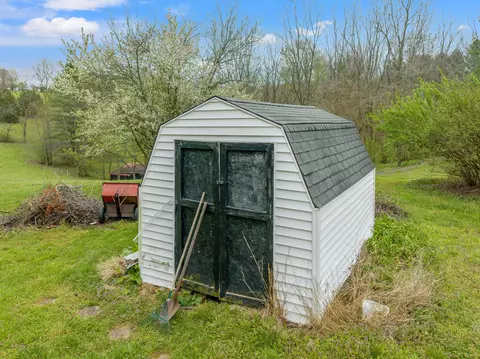 1044 Settlement Dr, Lancaster, KY 40444 photo 3