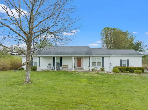 1044 Settlement Dr, Lancaster, KY 40444 photo 2
