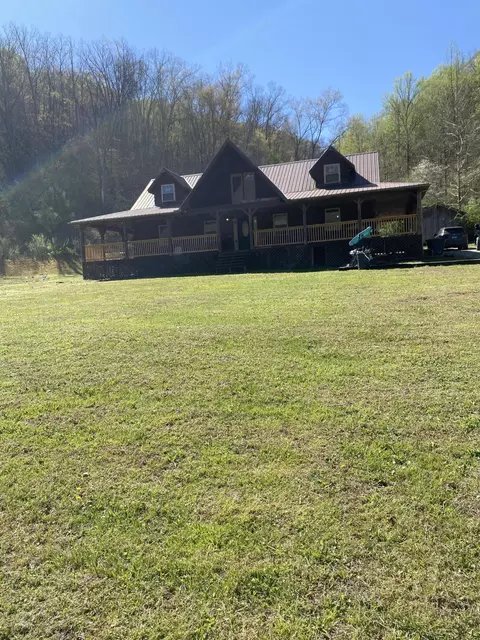360 Dairy Farm Rd, Manchester, KY 40962