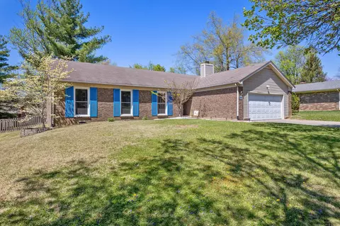 609 Squires Rd, Lexington, KY 40515