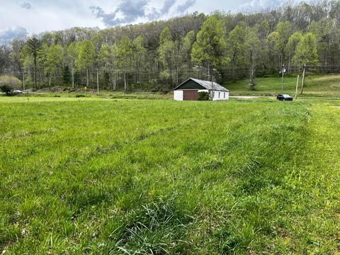 25 Route 7, Sandy Hook, KY 41171
