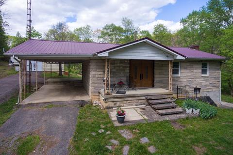 398 Lofty Heights Rd, Clay City, KY 40312