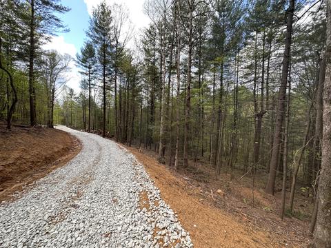 12 Clay-alexander Rd, Campton, KY 41301