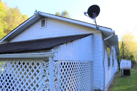 69 Bertha Slusher Rd, Arjay, KY 40902 photo 8