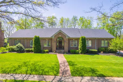 2011 Wyndamere Ln, Paris, KY 40361