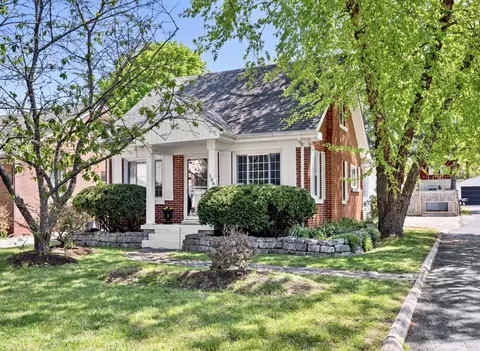 108 Pin Oak Dr, Lexington, KY 40503