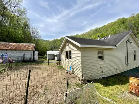 414 Main St, Teaberry, KY 41660 photo 4