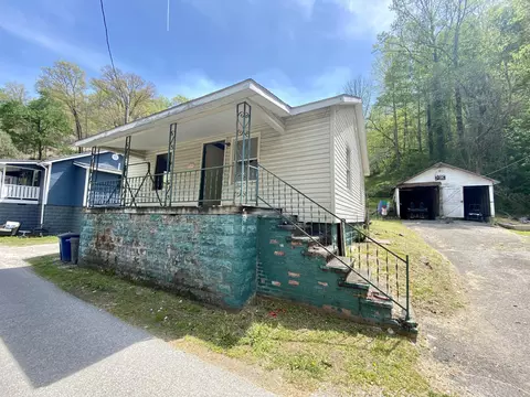 414 Main St, Teaberry, KY 41660