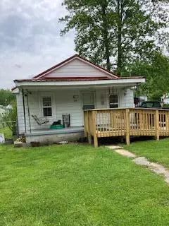 100 Sparks Ave, Irvine, KY 40336