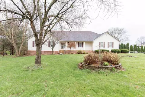 114 Greystone Dr, Nicholasville, KY 40356