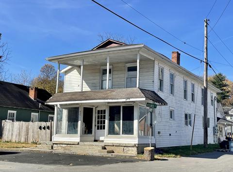 926 Holmes St, Frankfort, KY 40601