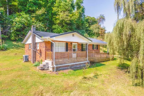 2704 Highway 2004, Mckee, KY 40447