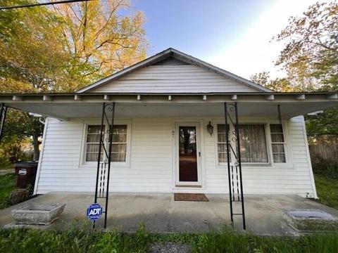 97 10th Ave, Clay City, KY 40312