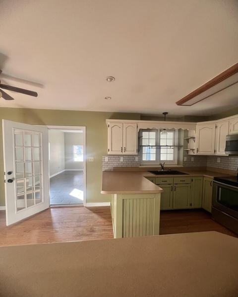 215 Windermere Dr, Middlesboro, KY 40965 photo 3