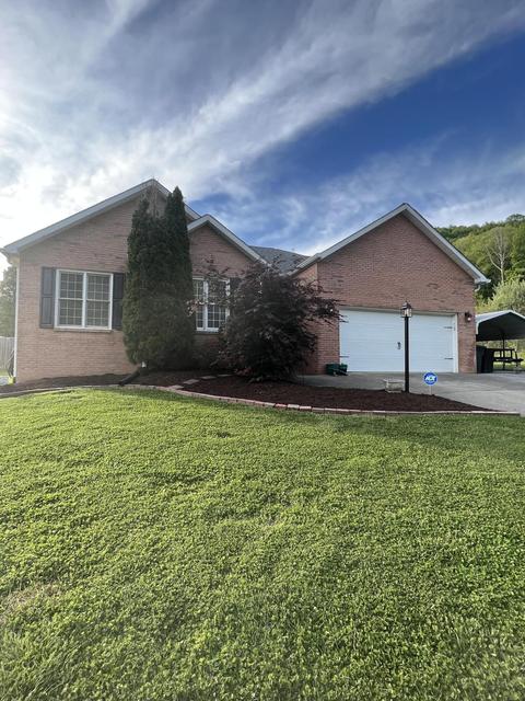 215 Windermere Dr, Middlesboro, KY 40965