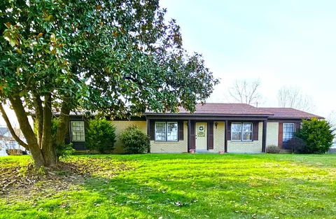 107 Oakwood Dr, Morehead, KY 40351