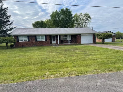 71 Burgin St, Crab Orchard, KY 40419
