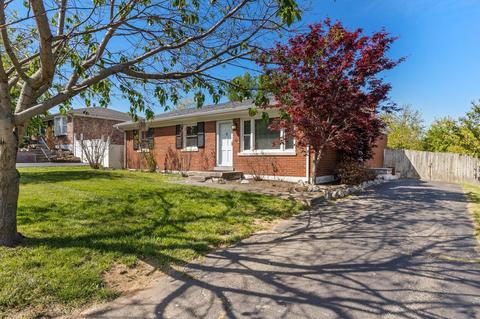 709 Parkside Dr, Lexington, KY 40505