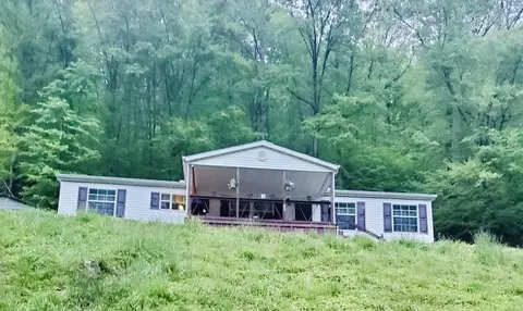 245 Peters Branch Rd, Mozelle, KY 40858