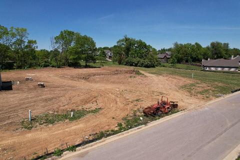 996 Crestfield Ln, Lexington, KY 40515