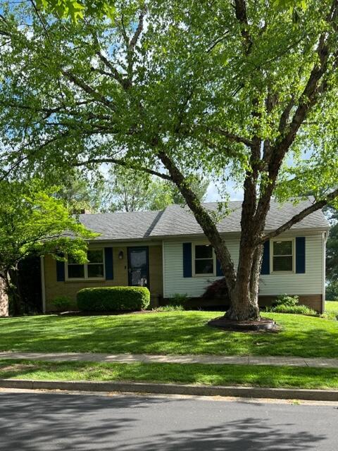 3937 Hillside Dr, Lexington, KY 40514