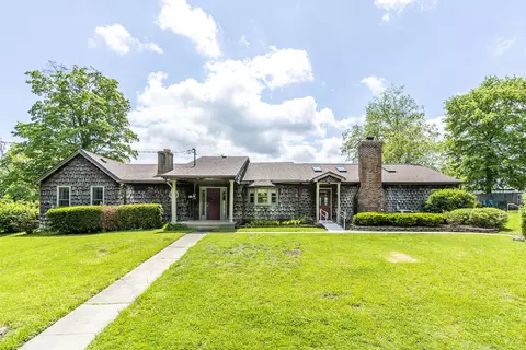 325 Chilesburg Rd, Lexington, KY 40509
